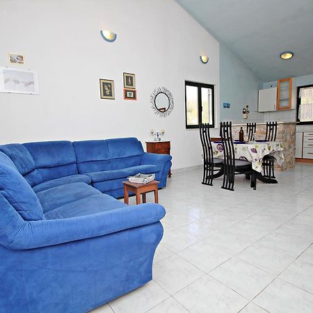 Guest House Beverin Sali Zewnętrze zdjęcie
