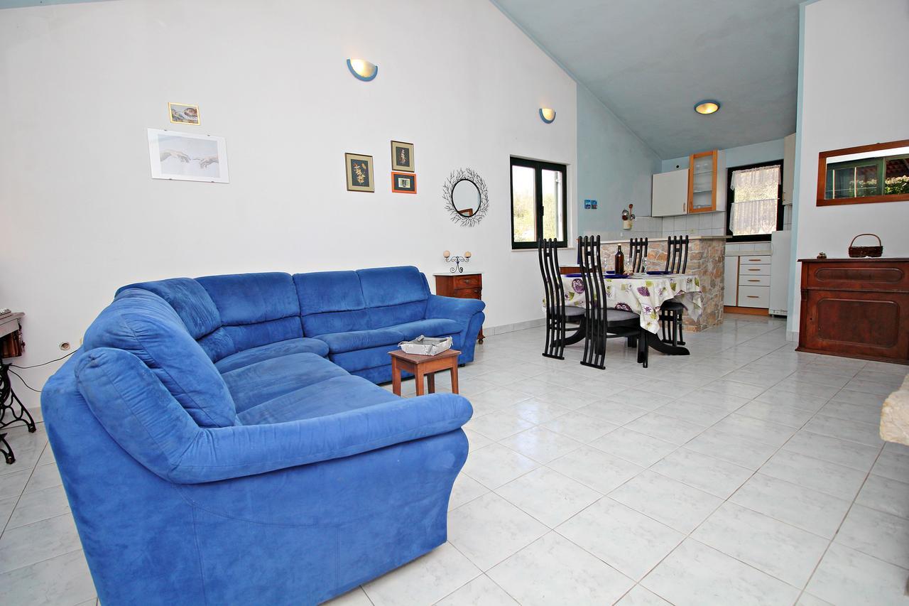 Guest House Beverin Sali Zewnętrze zdjęcie