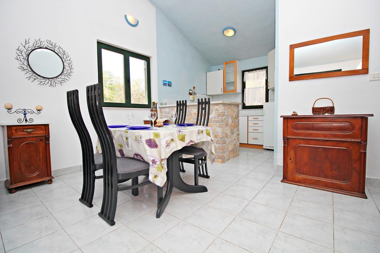 Guest House Beverin Sali Zewnętrze zdjęcie